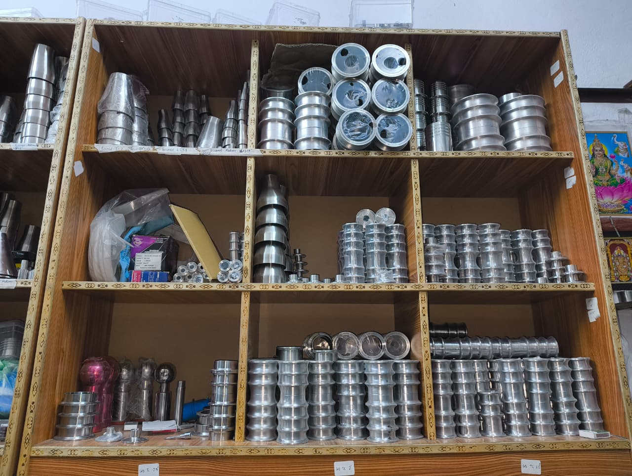 Reducers, ferrules and end caps rack